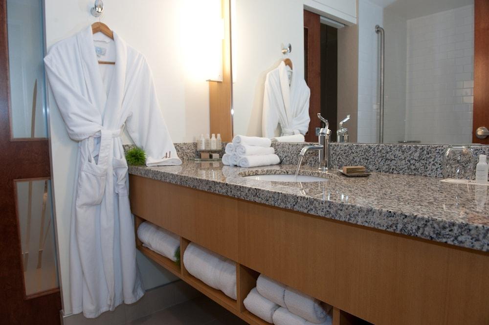 The Holman Grand Hotel Charlottetown Bagian luar foto